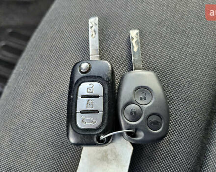 Белый Рено Мастер, объемом двигателя 2.3 л и пробегом 352 тыс. км за 17900 $, фото 13 на Automoto.ua