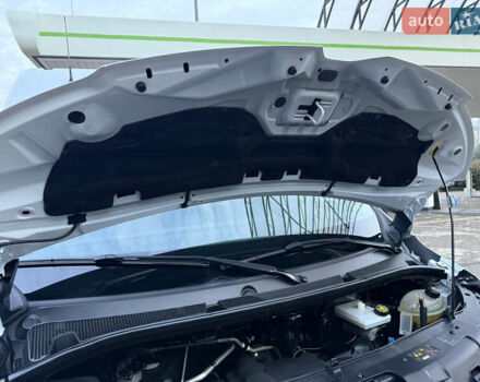 Белый Рено Мастер, объемом двигателя 0 л и пробегом 252 тыс. км за 18800 $, фото 81 на Automoto.ua