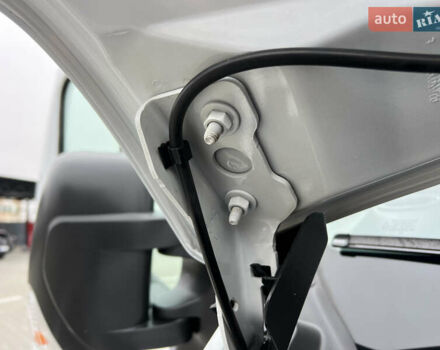 Белый Рено Мастер, объемом двигателя 2.3 л и пробегом 233 тыс. км за 17900 $, фото 134 на Automoto.ua