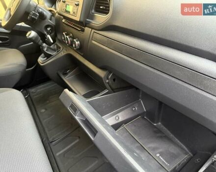 Білий Рено Мастєр, об'ємом двигуна 2.3 л та пробігом 209 тис. км за 18700 $, фото 61 на Automoto.ua