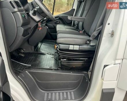 Белый Рено Мастер, объемом двигателя 2.3 л и пробегом 293 тыс. км за 24999 $, фото 69 на Automoto.ua