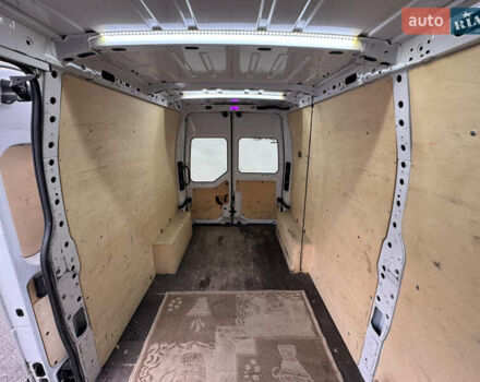 Белый Рено Мастер, объемом двигателя 2.3 л и пробегом 242 тыс. км за 21000 $, фото 23 на Automoto.ua