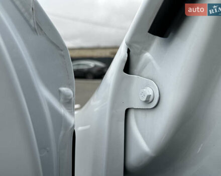 Белый Рено Мастер, объемом двигателя 2.3 л и пробегом 240 тыс. км за 18500 $, фото 41 на Automoto.ua