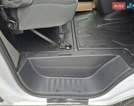 Білий Рено Мастєр, об'ємом двигуна 2.3 л та пробігом 240 тис. км за 18456 $, фото 26 на Automoto.ua