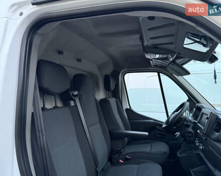 Белый Рено Мастер, объемом двигателя 0 л и пробегом 252 тыс. км за 18800 $, фото 51 на Automoto.ua