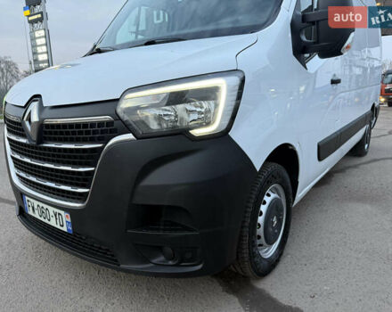 Белый Рено Мастер, объемом двигателя 0 л и пробегом 252 тыс. км за 18800 $, фото 2 на Automoto.ua