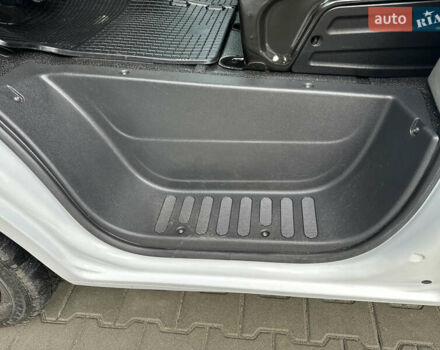 Белый Рено Мастер, объемом двигателя 2.3 л и пробегом 240 тыс. км за 18500 $, фото 56 на Automoto.ua