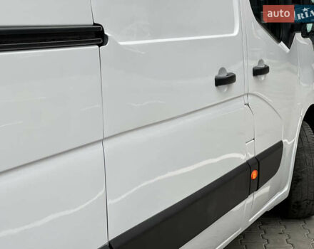 Белый Рено Мастер, объемом двигателя 2.3 л и пробегом 233 тыс. км за 17900 $, фото 72 на Automoto.ua