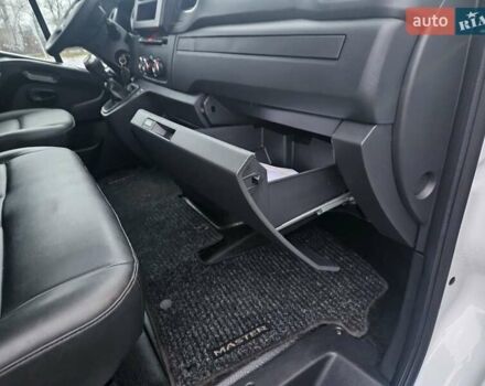 Белый Рено Мастер, объемом двигателя 2.3 л и пробегом 184 тыс. км за 18300 $, фото 60 на Automoto.ua