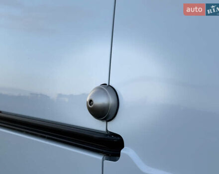 Белый Рено Мастер, объемом двигателя 2.3 л и пробегом 230 тыс. км за 19950 $, фото 10 на Automoto.ua