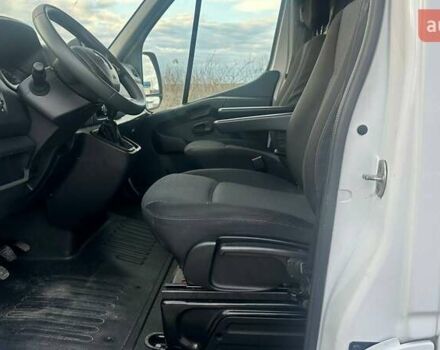 Белый Рено Мастер, объемом двигателя 2.3 л и пробегом 195 тыс. км за 19200 $, фото 7 на Automoto.ua