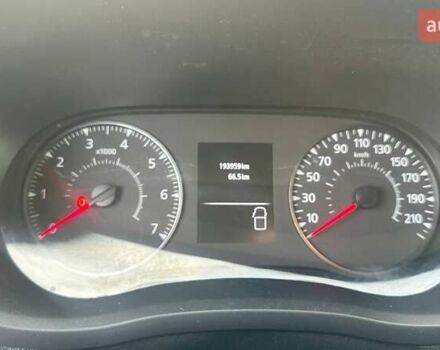 Белый Рено Мастер, объемом двигателя 2.3 л и пробегом 195 тыс. км за 19200 $, фото 9 на Automoto.ua