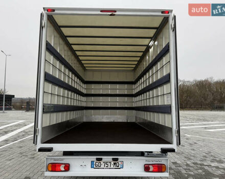 Белый Рено Мастер, объемом двигателя 0 л и пробегом 199 тыс. км за 26500 $, фото 33 на Automoto.ua