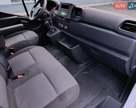 Білий Рено Мастєр, об'ємом двигуна 2.3 л та пробігом 204 тис. км за 25677 $, фото 28 на Automoto.ua