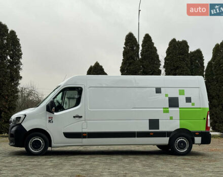 Белый Рено Мастер, объемом двигателя 2.3 л и пробегом 253 тыс. км за 20800 $, фото 2 на Automoto.ua