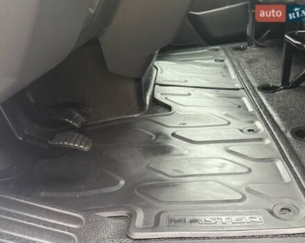 Белый Рено Мастер, объемом двигателя 2.3 л и пробегом 185 тыс. км за 23850 $, фото 29 на Automoto.ua