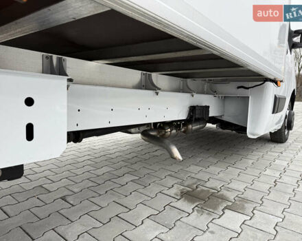 Белый Рено Мастер, объемом двигателя 0 л и пробегом 199 тыс. км за 26500 $, фото 26 на Automoto.ua