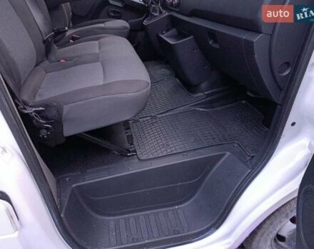 Білий Рено Мастєр, об'ємом двигуна 2.3 л та пробігом 204 тис. км за 25677 $, фото 24 на Automoto.ua