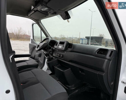 Белый Рено Мастер, объемом двигателя 0 л и пробегом 199 тыс. км за 26500 $, фото 47 на Automoto.ua