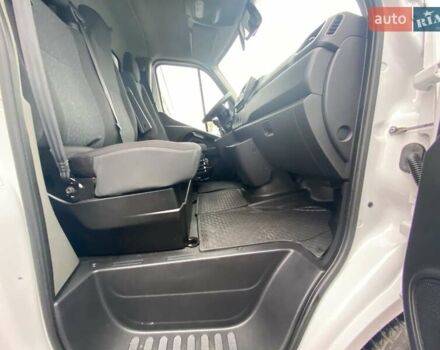 Белый Рено Мастер, объемом двигателя 2.3 л и пробегом 263 тыс. км за 20998 $, фото 30 на Automoto.ua