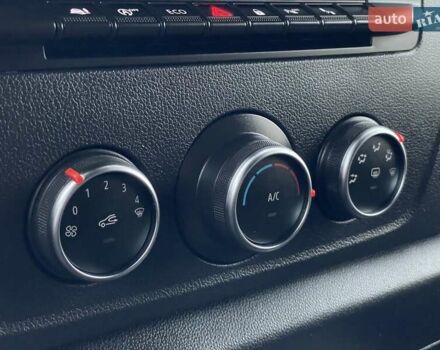 Белый Рено Мастер, объемом двигателя 2.3 л и пробегом 227 тыс. км за 24155 $, фото 46 на Automoto.ua