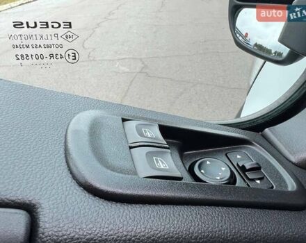 Белый Рено Мастер, объемом двигателя 2.3 л и пробегом 287 тыс. км за 25500 $, фото 73 на Automoto.ua