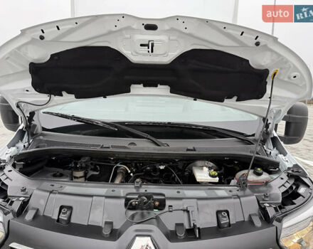 Белый Рено Мастер, объемом двигателя 0 л и пробегом 199 тыс. км за 26500 $, фото 54 на Automoto.ua