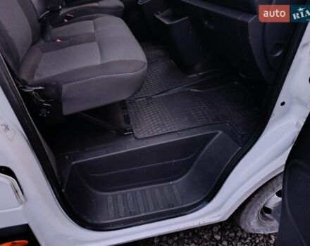 Білий Рено Мастєр, об'ємом двигуна 2.3 л та пробігом 204 тис. км за 25677 $, фото 25 на Automoto.ua