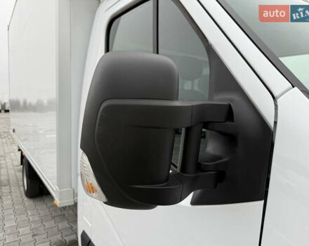 Белый Рено Мастер, объемом двигателя 0 л и пробегом 199 тыс. км за 26500 $, фото 18 на Automoto.ua