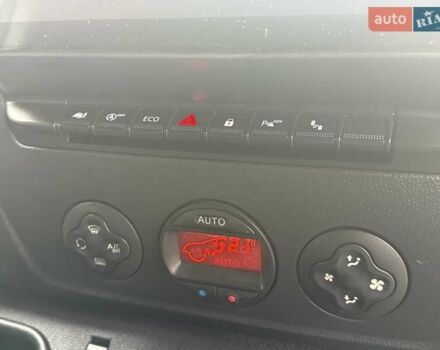 Белый Рено Мастер, объемом двигателя 2.3 л и пробегом 185 тыс. км за 23850 $, фото 21 на Automoto.ua