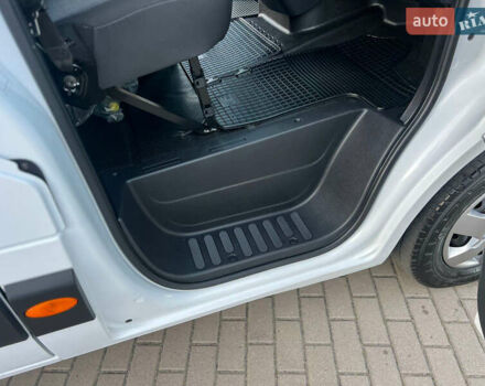 Білий Рено Мастєр, об'ємом двигуна 0 л та пробігом 279 тис. км за 21500 $, фото 61 на Automoto.ua