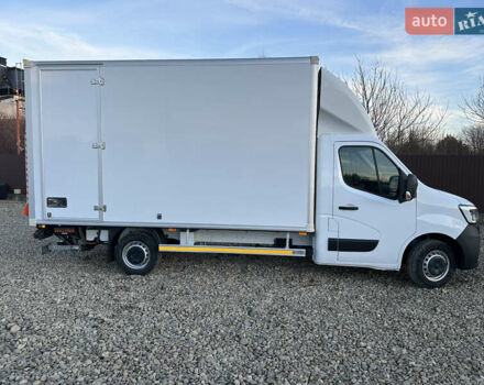 Белый Рено Мастер, объемом двигателя 2.3 л и пробегом 226 тыс. км за 27000 $, фото 2 на Automoto.ua