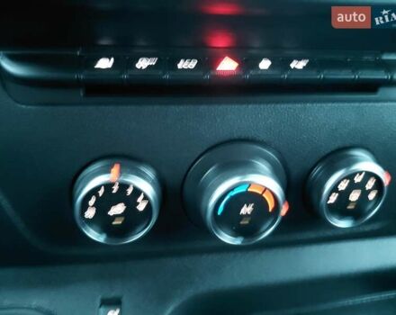 Белый Рено Мастер, объемом двигателя 2.3 л и пробегом 92 тыс. км за 25000 $, фото 44 на Automoto.ua