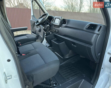 Белый Рено Мастер, объемом двигателя 2.3 л и пробегом 226 тыс. км за 27000 $, фото 24 на Automoto.ua