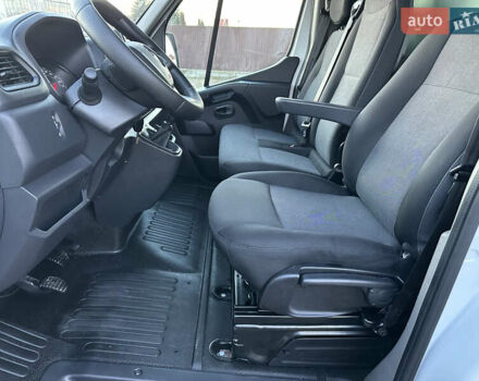 Белый Рено Мастер, объемом двигателя 2.3 л и пробегом 226 тыс. км за 27000 $, фото 17 на Automoto.ua