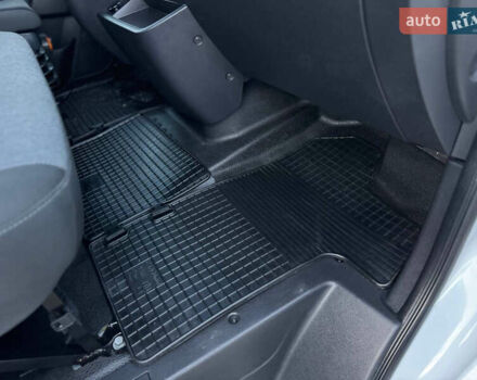 Білий Рено Мастєр, об'ємом двигуна 0 л та пробігом 193 тис. км за 21900 $, фото 65 на Automoto.ua