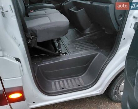 Белый Рено Мастер, объемом двигателя 2.3 л и пробегом 92 тыс. км за 25000 $, фото 40 на Automoto.ua