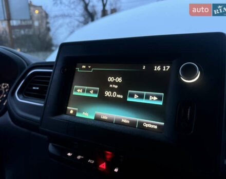 Білий Рено Мастєр, об'ємом двигуна 2.3 л та пробігом 122 тис. км за 32900 $, фото 32 на Automoto.ua