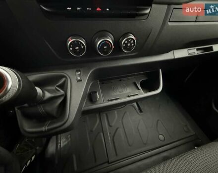 Белый Рено Мастер, объемом двигателя 2.3 л и пробегом 87 тыс. км за 27800 $, фото 11 на Automoto.ua