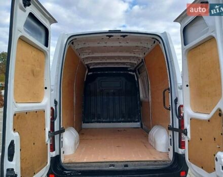 Белый Рено Мастер, объемом двигателя 2.3 л и пробегом 80 тыс. км за 18450 $, фото 8 на Automoto.ua