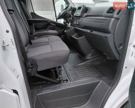 Белый Рено Мастер, объемом двигателя 2.3 л и пробегом 92 тыс. км за 25000 $, фото 39 на Automoto.ua