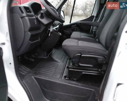 Белый Рено Мастер, объемом двигателя 2.3 л и пробегом 92 тыс. км за 25000 $, фото 54 на Automoto.ua