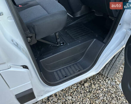 Белый Рено Мастер, объемом двигателя 2.3 л и пробегом 226 тыс. км за 27000 $, фото 23 на Automoto.ua