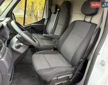 Белый Рено Мастер, объемом двигателя 2.3 л и пробегом 97 тыс. км за 22600 $, фото 8 на Automoto.ua