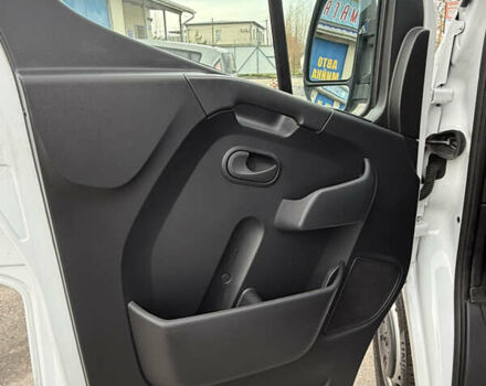 Білий Рено Мастєр, об'ємом двигуна 2.3 л та пробігом 241 тис. км за 22373 $, фото 9 на Automoto.ua