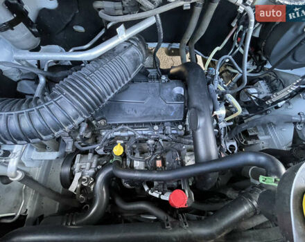 Білий Рено Мастєр, об'ємом двигуна 2.3 л та пробігом 220 тис. км за 25000 $, фото 36 на Automoto.ua