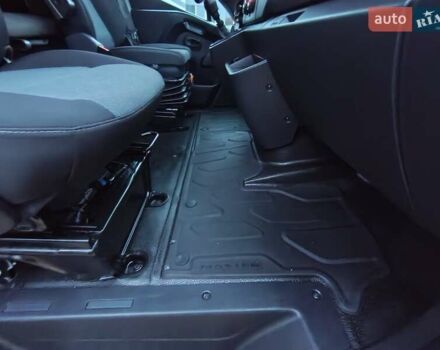 Белый Рено Мастер, объемом двигателя 2.3 л и пробегом 288 тыс. км за 21999 $, фото 35 на Automoto.ua