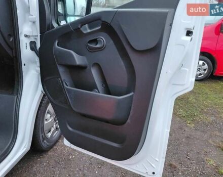 Белый Рено Мастер, объемом двигателя 2.3 л и пробегом 92 тыс. км за 25000 $, фото 41 на Automoto.ua