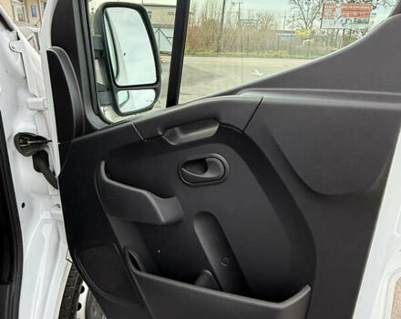 Білий Рено Мастєр, об'ємом двигуна 2.3 л та пробігом 241 тис. км за 22373 $, фото 14 на Automoto.ua