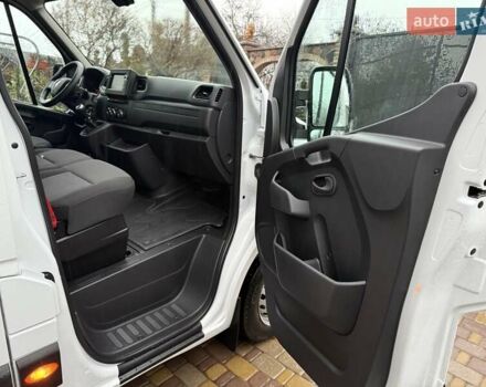 Белый Рено Мастер, объемом двигателя 2.3 л и пробегом 87 тыс. км за 27800 $, фото 15 на Automoto.ua